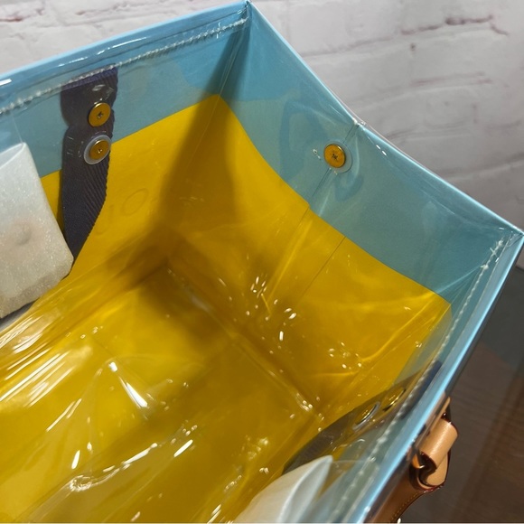 LOUIS VUITTON GIFT BAG wrapped in clear PVC limited edition desert theme - Picture 3 of 13